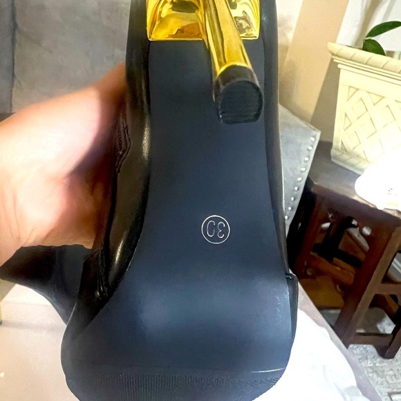 Elegant Black and Gold Heeled Boots with Pointed Toe - Picture 12 of 15